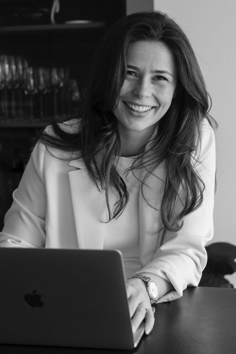 Portret van Veerle Bex in zwart-wit